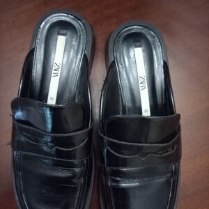 Zara Women's Elegant Black Slip-On Loafers